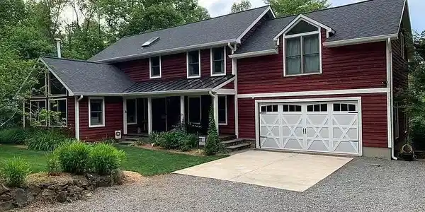 541 PARIS HEIGHTS LANE