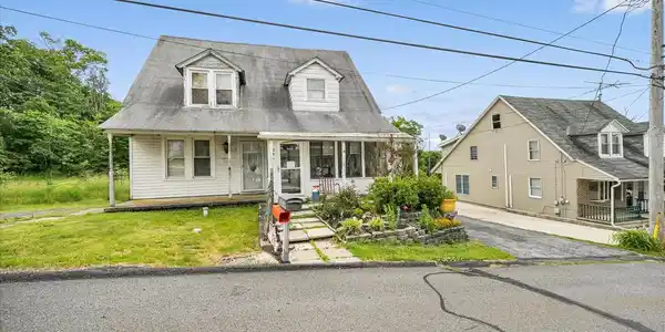 24 UPPER BEECHWOOD AVENUE