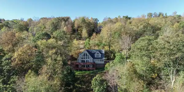 340 GRANDVIEW DRIVE