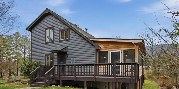 325 FOX RIDGE DRIVE