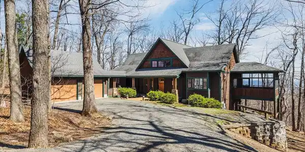 43 WOLF TRAP LN