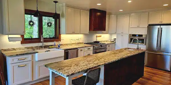 198 HEMLOCK DRIVE