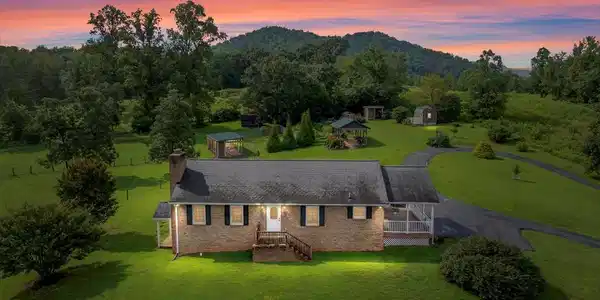 1117 POOR HOUSE ROAD