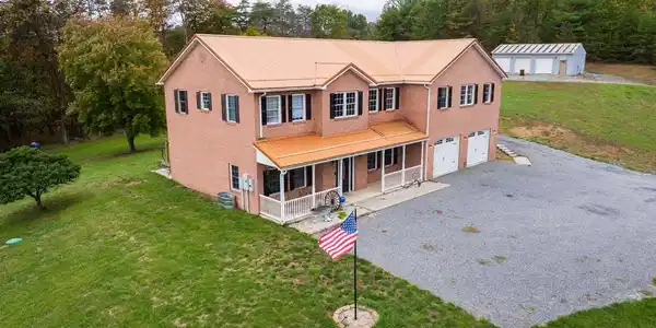 373 WHISSEN LANE