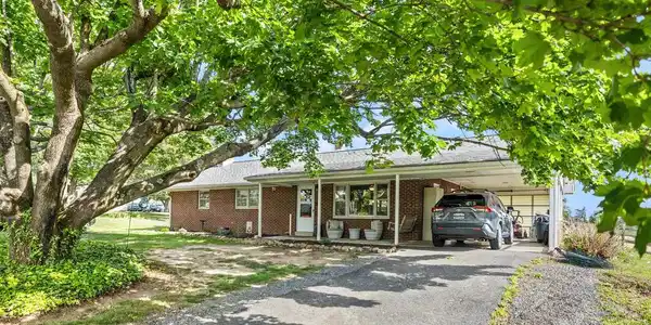 196 TAYLORTOWN ROAD