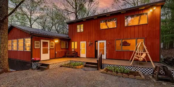 1045 SUNDANCE MOUNTAIN ROAD
