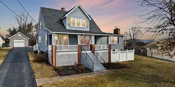 42 ROSSER DRIVE