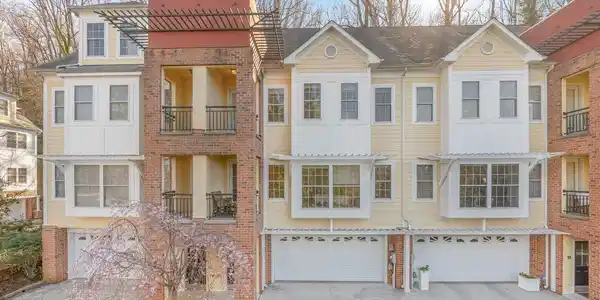 312 FOOTHILL CT
