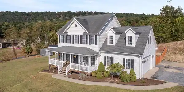 15 SCENIC DRIVE