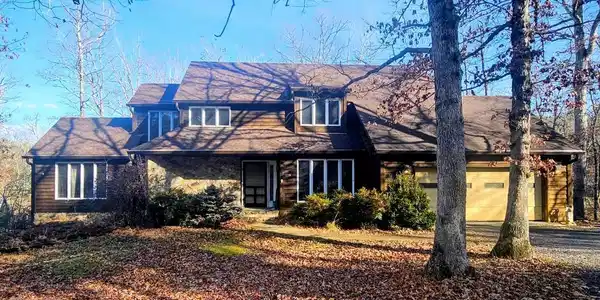 16 OAK CIRCLE