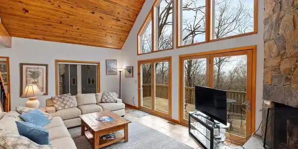 30 STONY COVE LN