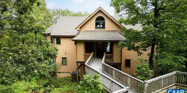 43 KNOB HILL PL