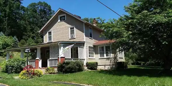 423 COTTONTAIL LANE