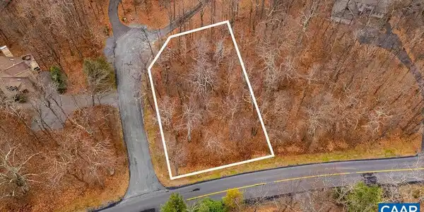 559 LAUREL SPRINGS DR