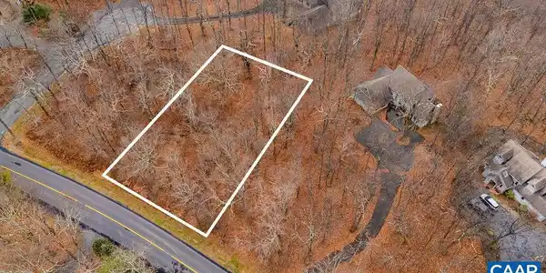 579 LAUREL SPRINGS DR