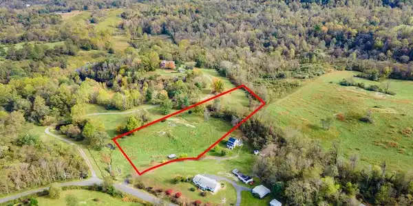 13-140I CREST HILL ROAD