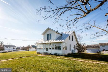 635 OAKWOOD DRIVE