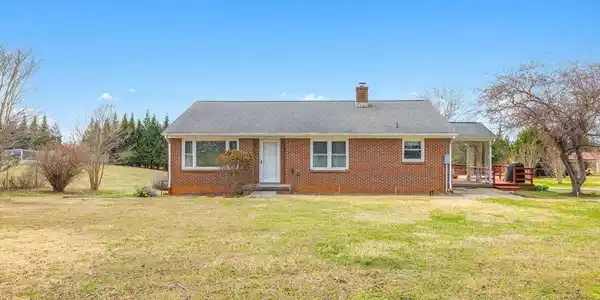 4112 DICKERSON RD