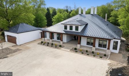 265 MISTLETOE LANE