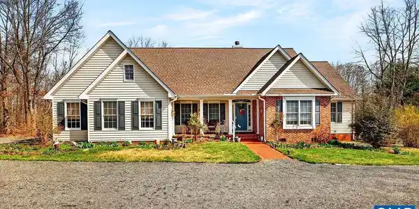 241 TRUSLOWS LN