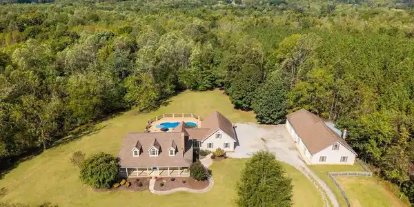 884 PLEASANT GAP DR
