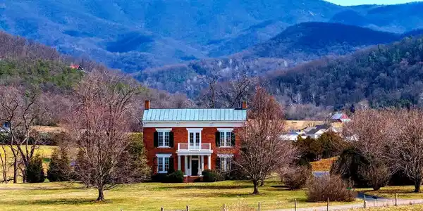 5329 FARMVIEW ROAD