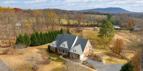 6 HOPE HILL ROAD