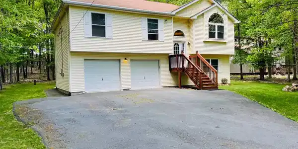 9 SYCAMORE CIRCLE