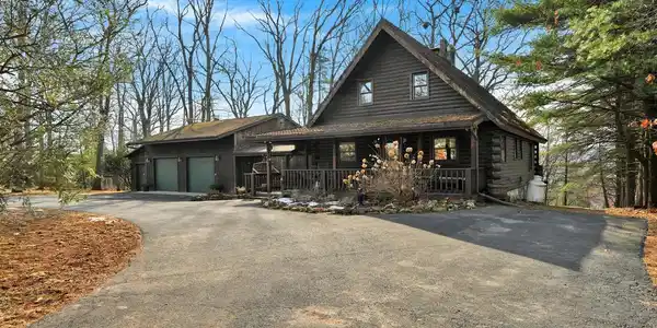 1840 CRAZY HORSE DRIVE
