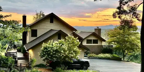 8525 MEADOWS ROAD