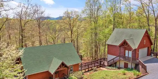 355 RIVER BLUFF LN