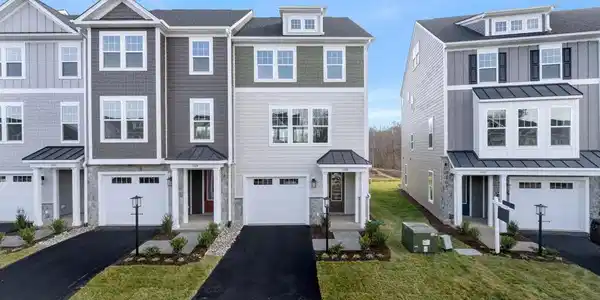 90 LACONIA LN
