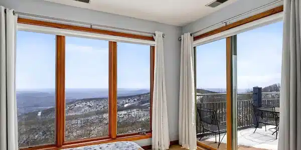 1551 VISTAS CONDOS