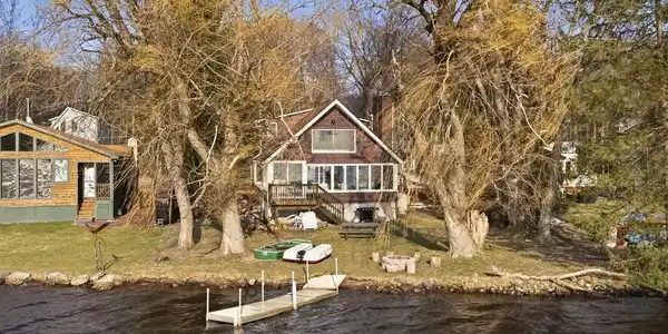 7698 LAKE SHORE DRIVE