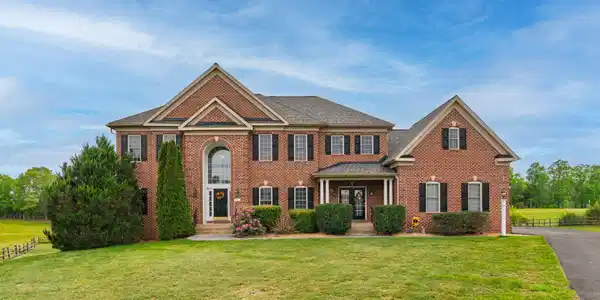 4 JACKSON PLACE