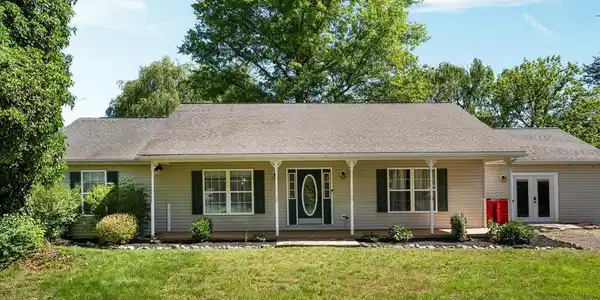 118 MCGILL DRIVE