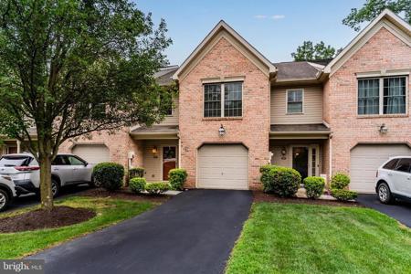 541 POND VIEW COURT