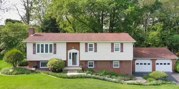 195 ECHO DRIVE