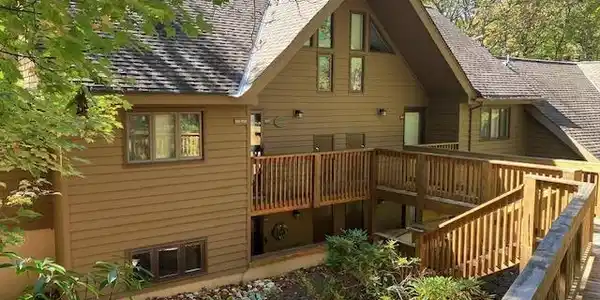 722 LAURELWOOD CONDOS