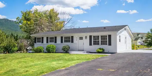 560 MASSANUTTEN VIEW DRIVE