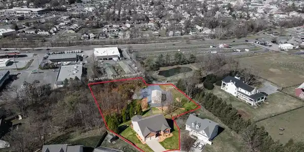 201 PEACH TREE COURT