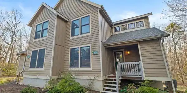 155 PINE COURT