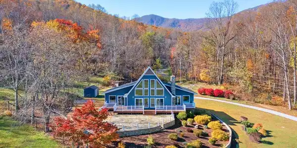 223 COXS CREEK LN