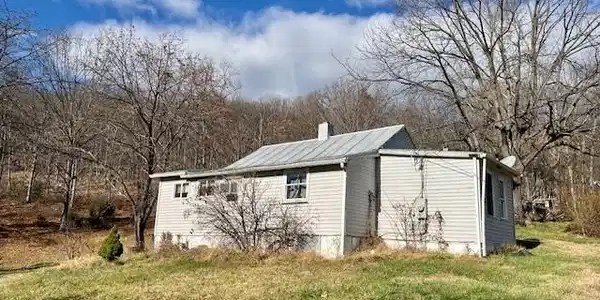 318 PINEY MOUNTAIN DRIVE