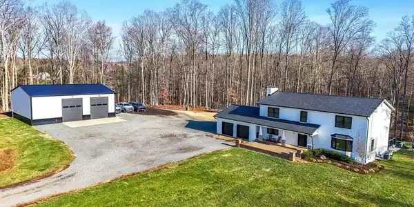 8407 RED FOX LANE