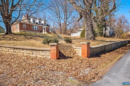 8 RAPHINE WALNUT LN