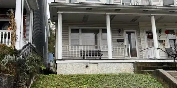 728 BROAD STREET
