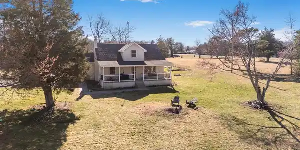 8999 NORTHWESTERN PIKE