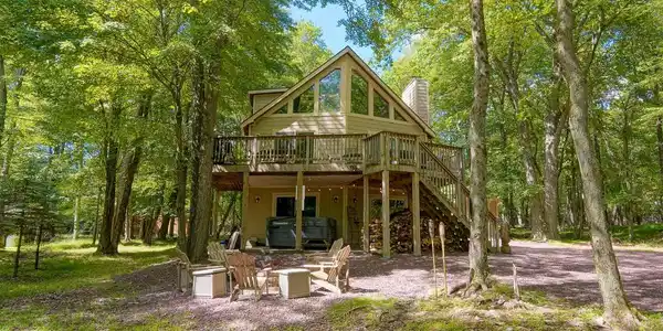 8 LUPINE DRIVE