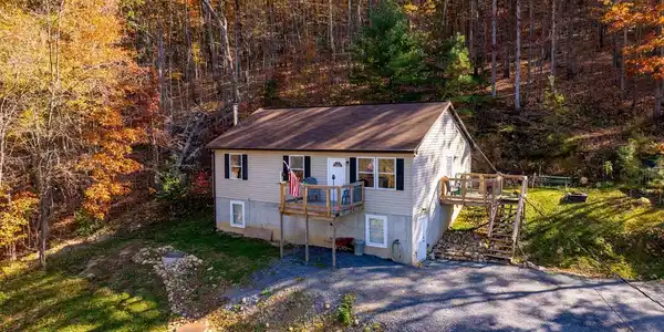 5524 HOWELLSVILLE ROAD